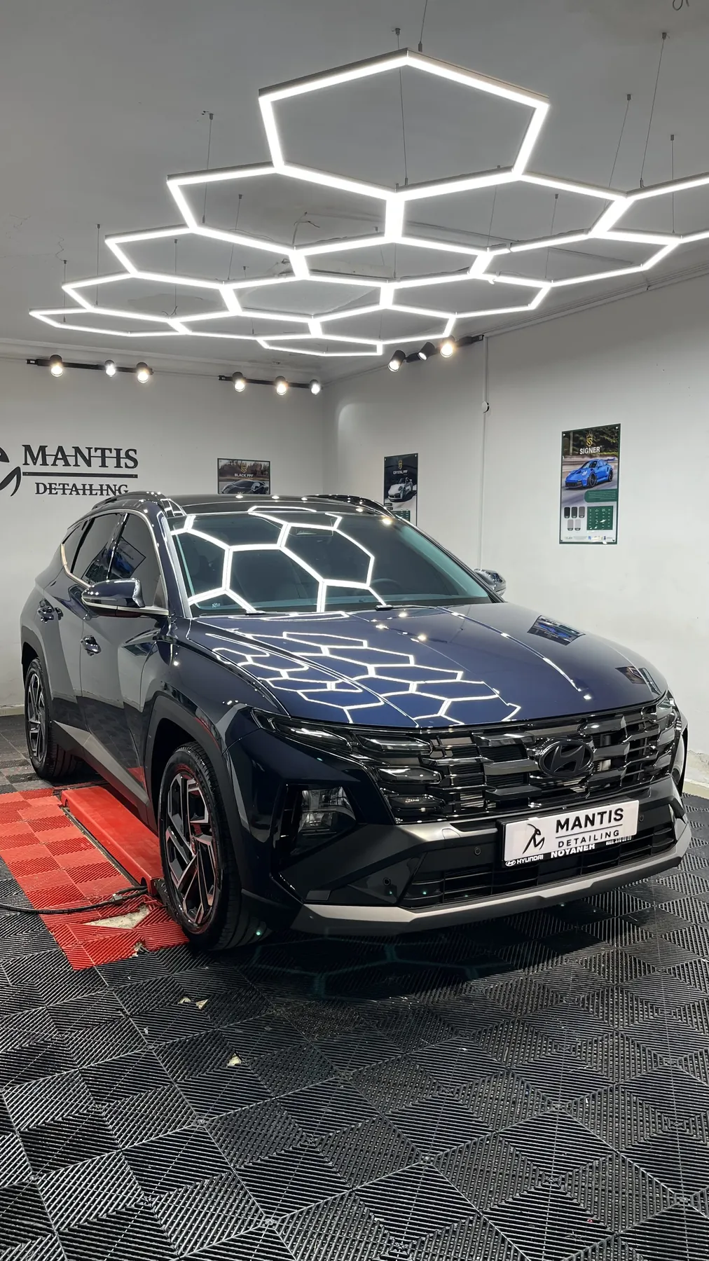 Mantis Detailing siyah SUV uygulaması